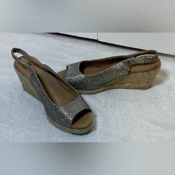 White Mountain Espadrille Wedge Peep Toe Slingback Metallic Glitter Size 6M - Picture 3 of 8